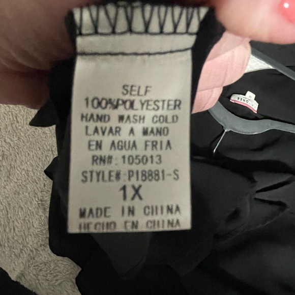 Cavendars lux Rayon flutter blouse - Picture 5 of 6